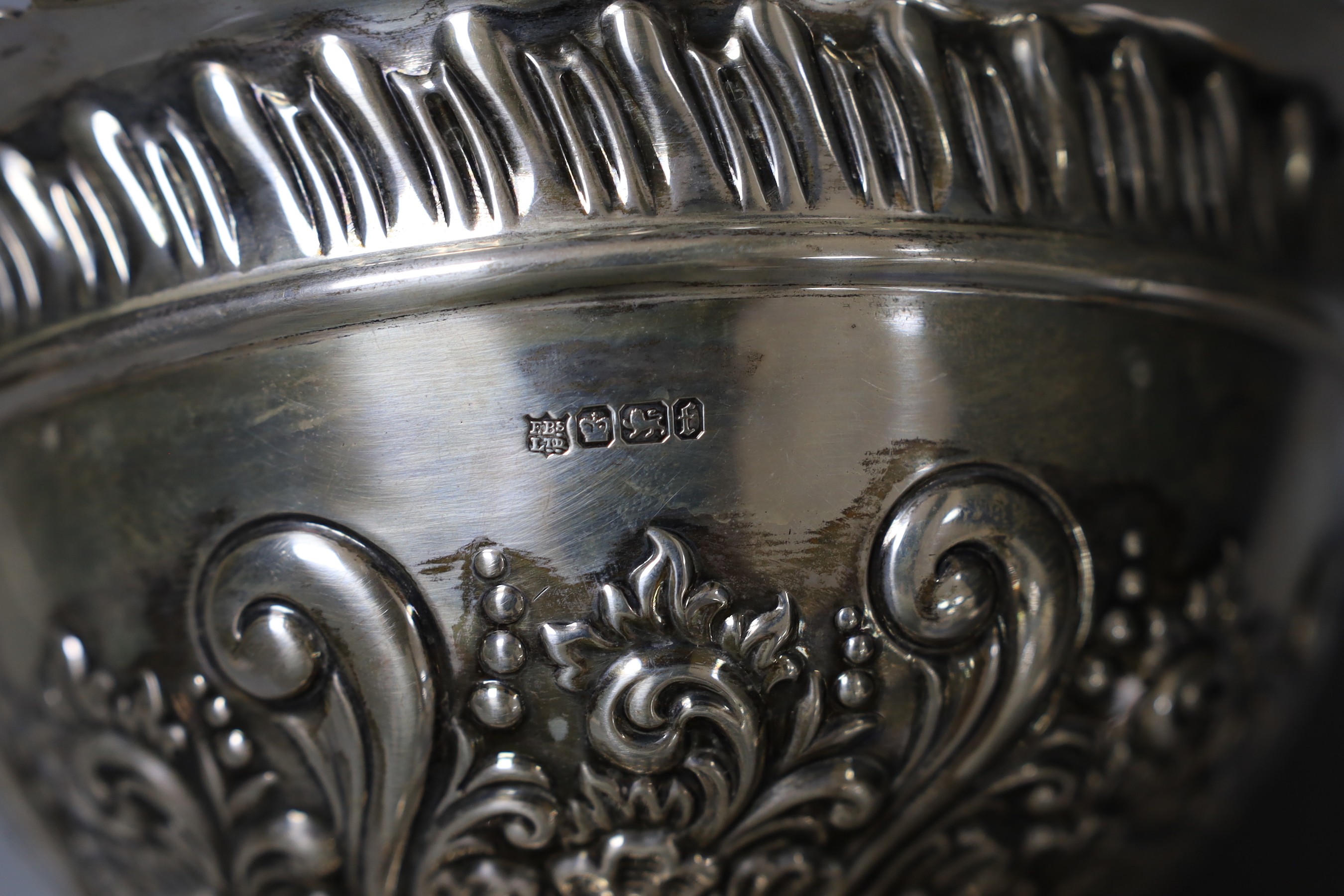 A later Victorian repousse silver bowl, Fenton Brothers Ltd, Sheffield, 1898, diameter, 20.5cm, 13.9oz.